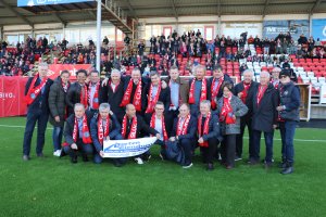 Bak fra venstre: Svein Ystenes, Ståle Bokalrud, Caleb Francis, Erik Holtan, Kjell Roar Kaasa, Charles Berstad, Trym Bergman, Per Johnny Hanssen, Petter Hagen, Rune Sunde, Knut Nordnes, Per Brogeland, Rolf Furuly, Inge Risbakken.  
Foran fra venstre: Per Gunnar Dalløkken, Arnfinn Engerbakk, Hai Ngoc Tran, Jørn Karlsrud, Vidar Sanderud, Matz Ivan Faldmo, Winnie Lind.