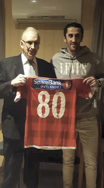 Da Sveinung fylte 80 år vinteren 2020 tok KIL-kaptein Adem Güven turen innom.