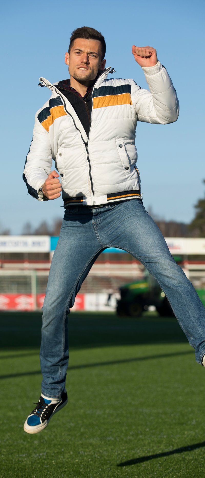 Kirill Suslov jubler etter en god åpningssesong i KIL-trøya.